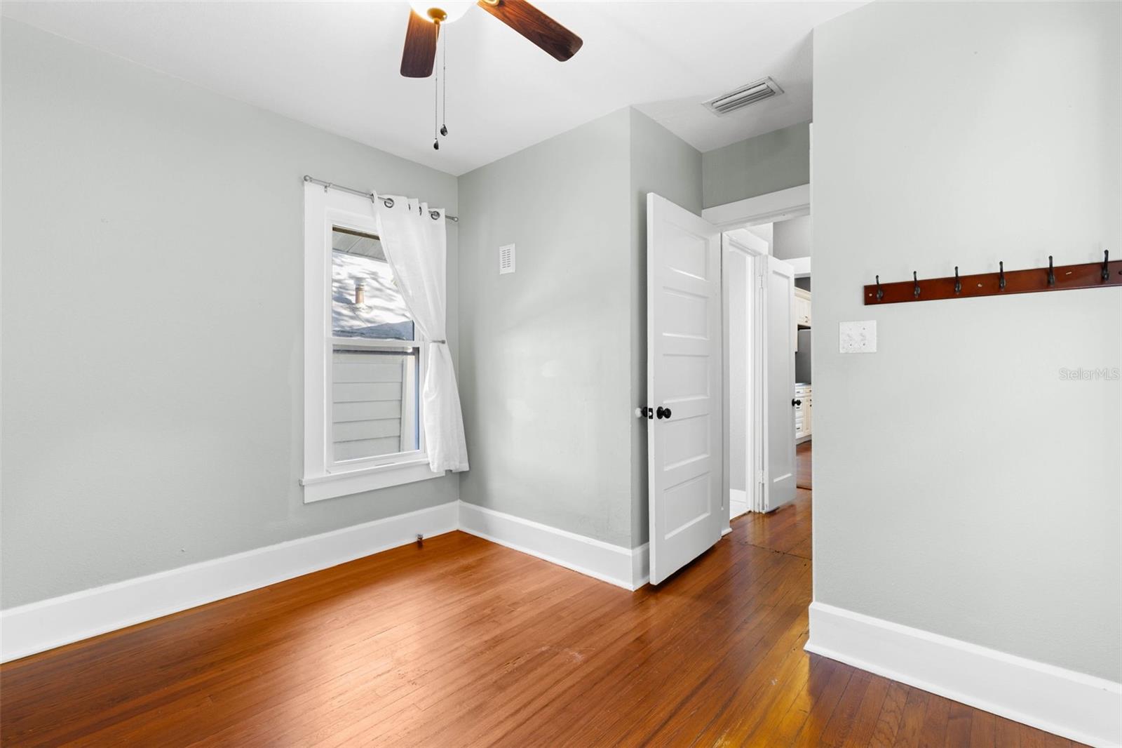 165 11TH AVENUE NE, St Petersburg, FL 33701