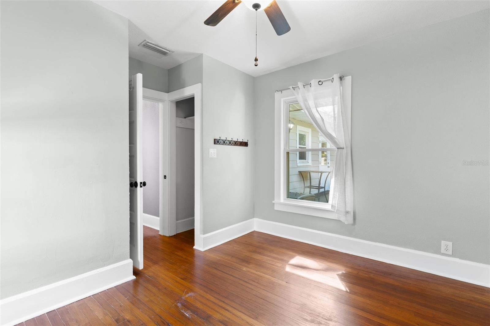 165 11TH AVENUE NE, St Petersburg, FL 33701
