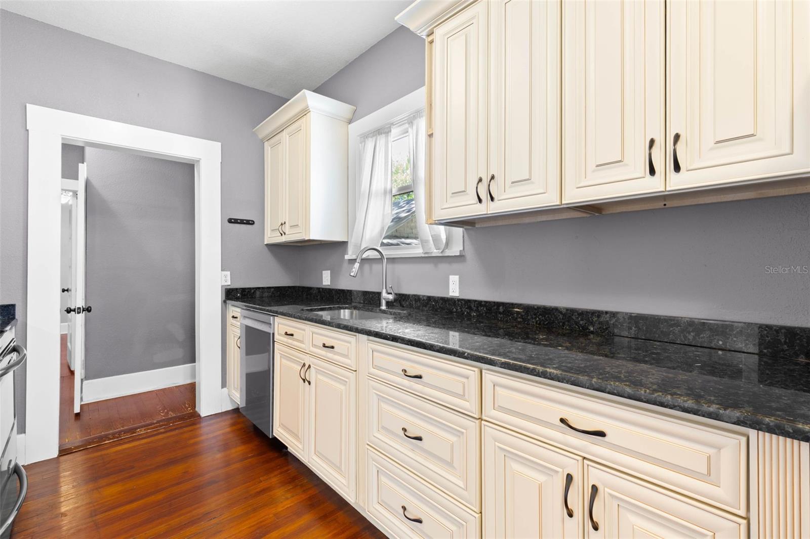 165 11TH AVENUE NE, St Petersburg, FL 33701