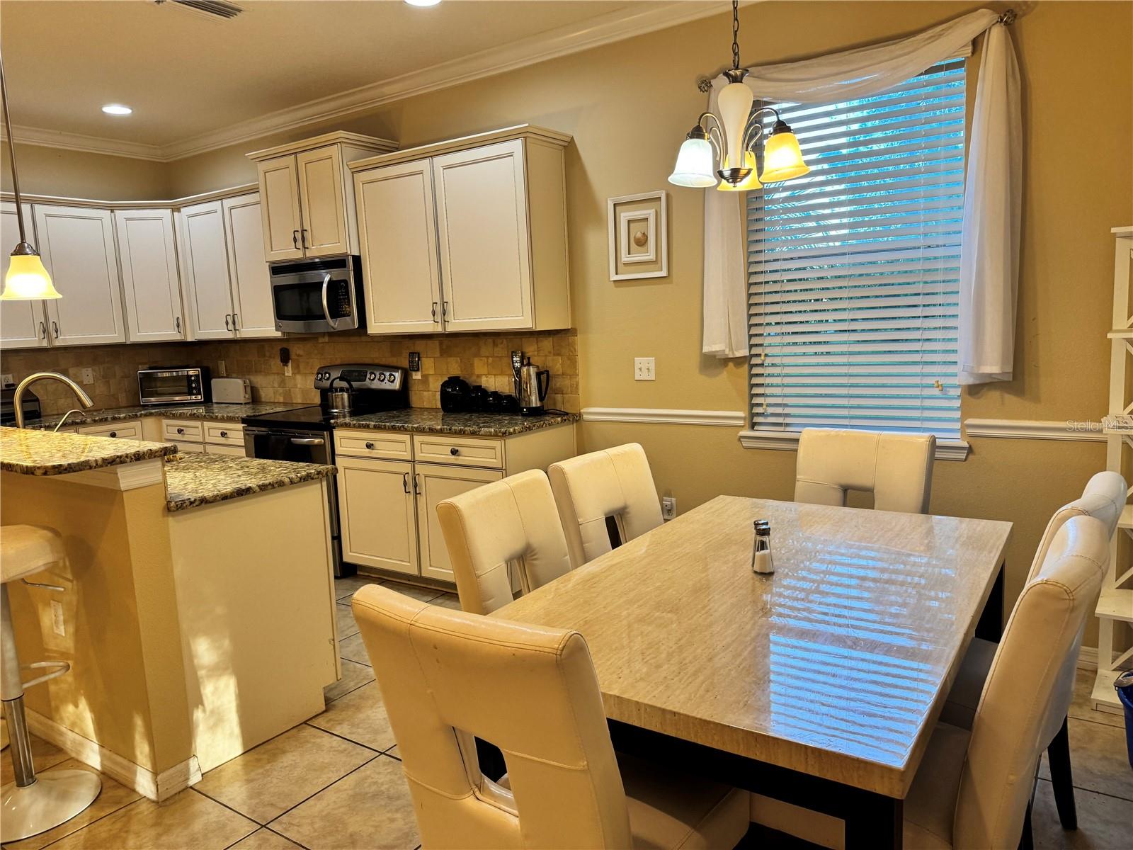 11048 PARADISE POINT WAY, New Port Richey, FL 34654