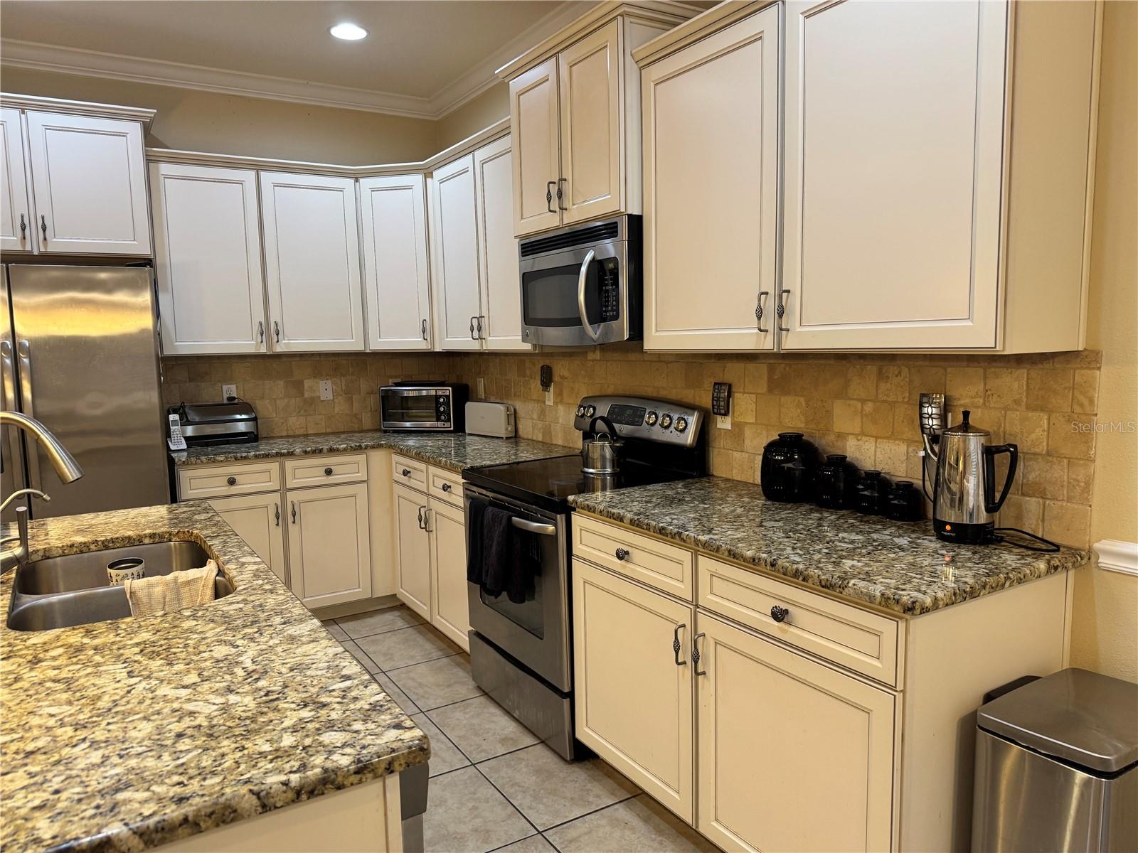 11048 PARADISE POINT WAY, New Port Richey, FL 34654