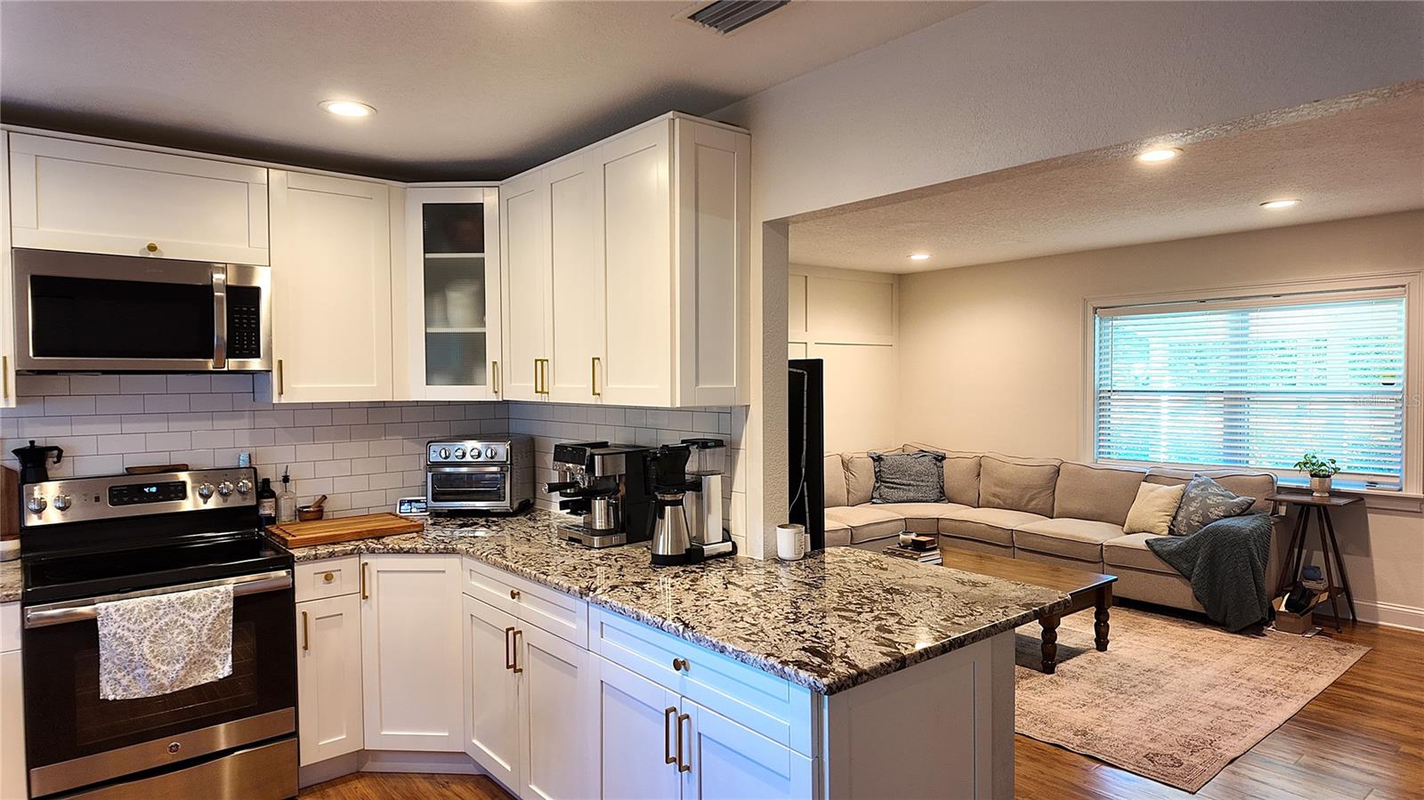 3831 HUDSON LANE, Tampa, FL 33618