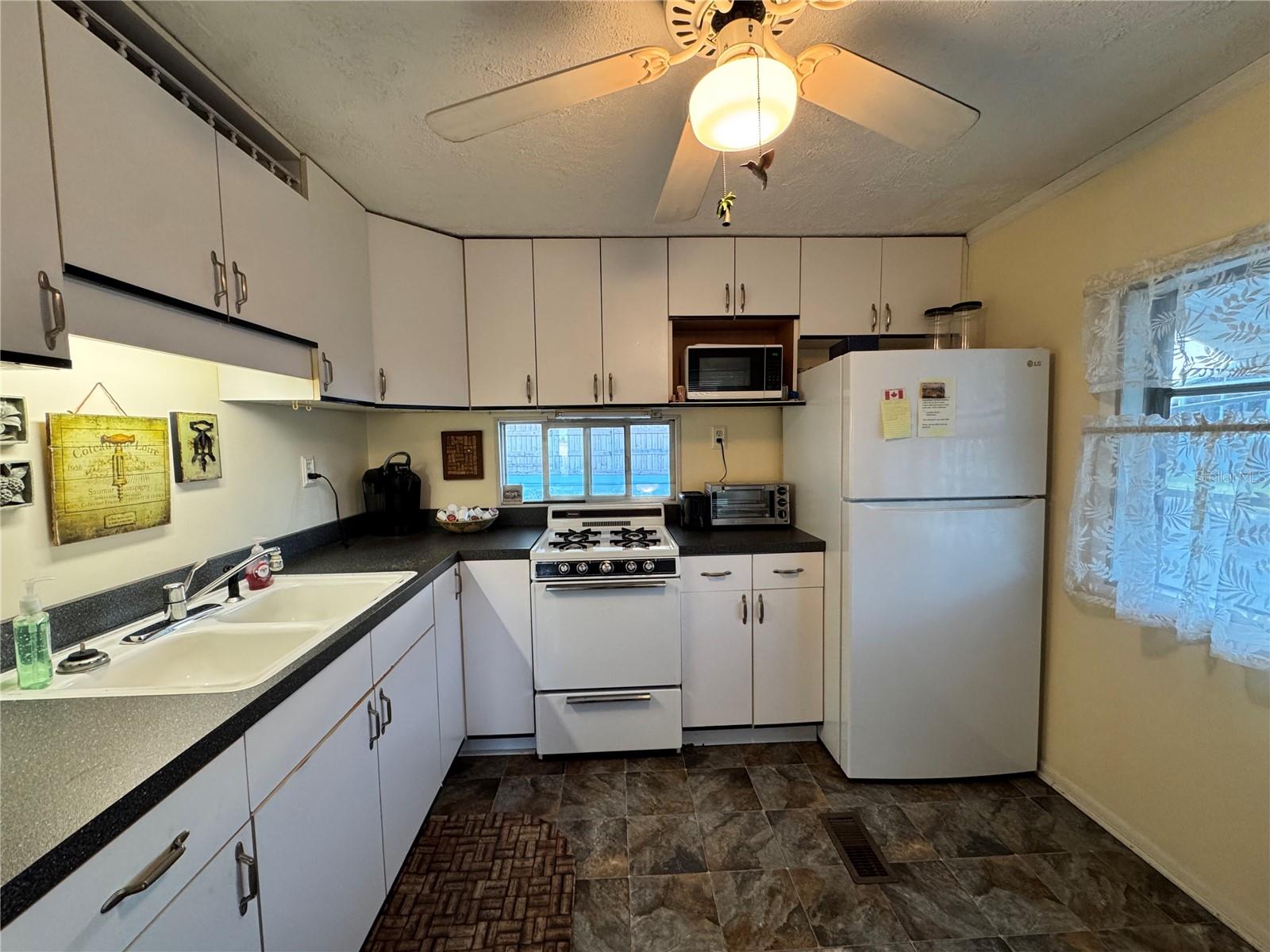 420 49TH STREET E, #33, Palmetto, FL 34221