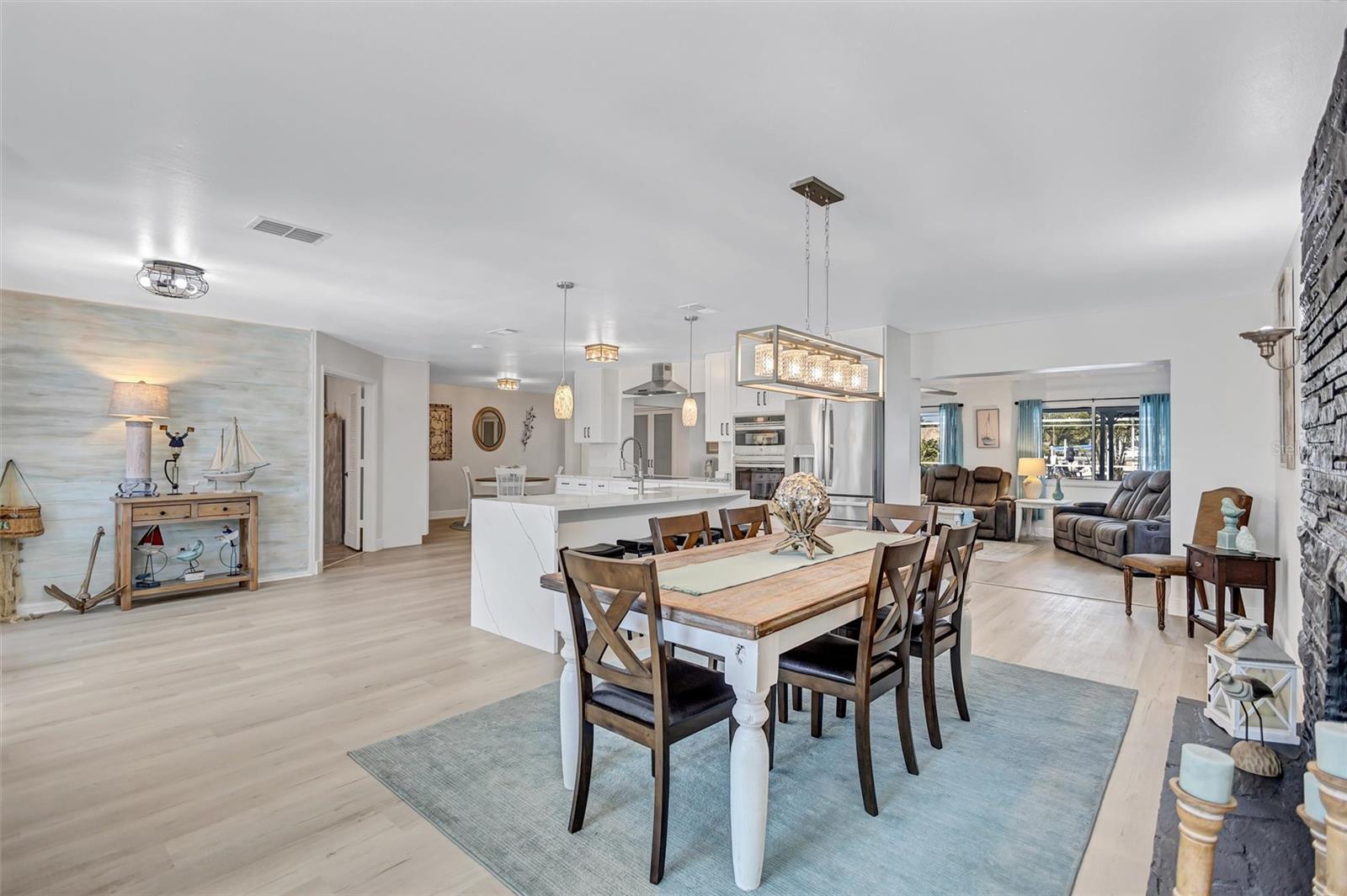 563 LEWIS BOULEVARD SE, St Petersburg, FL 33705