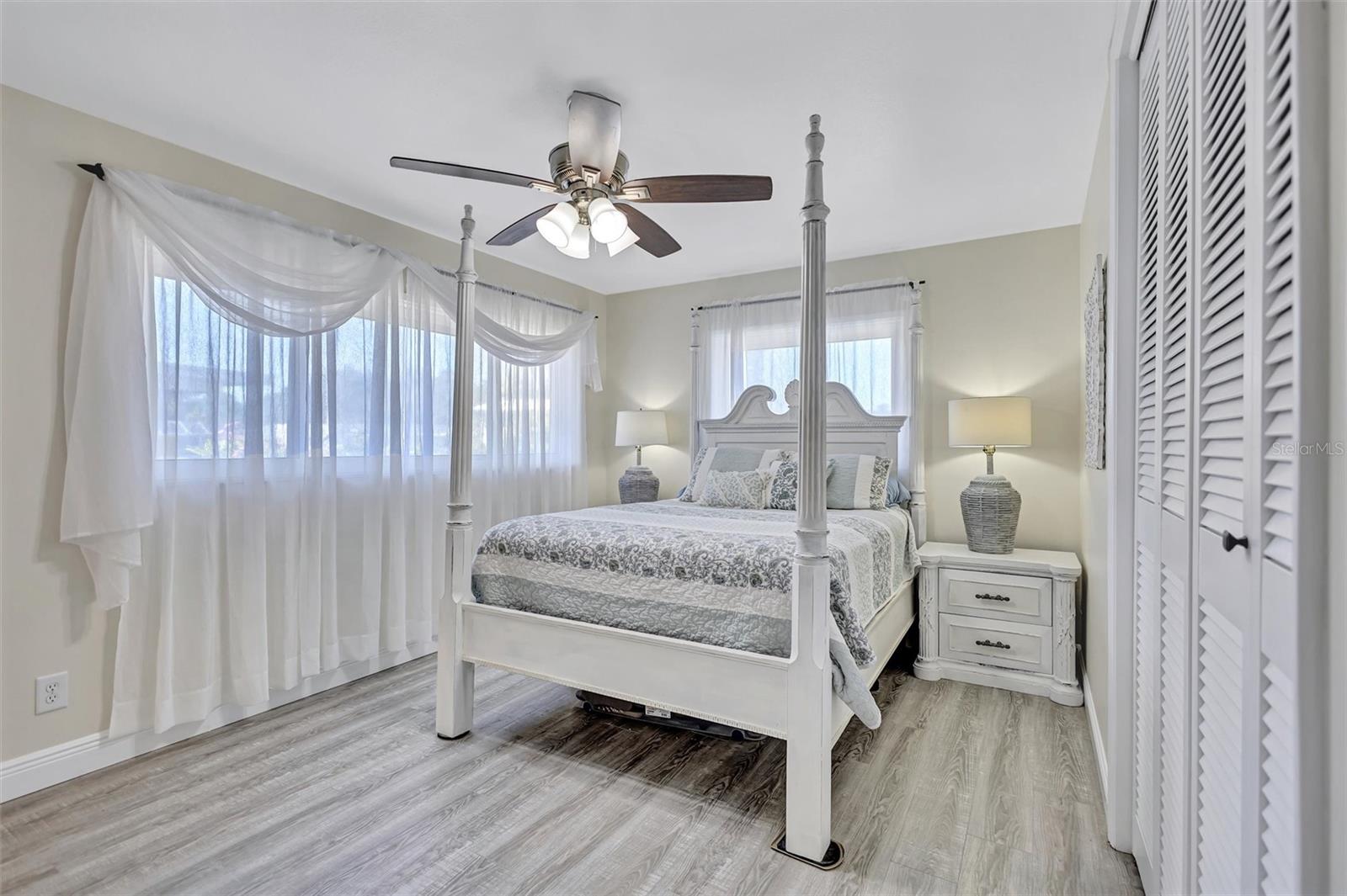 563 LEWIS BOULEVARD SE, St Petersburg, FL 33705