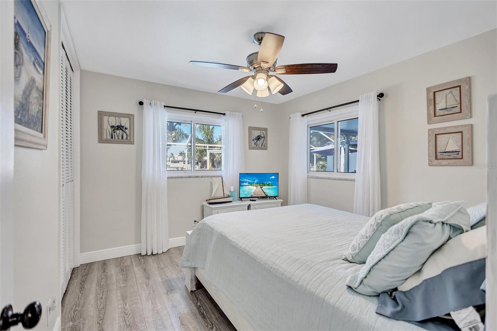 563 LEWIS BOULEVARD SE, St Petersburg, FL 33705