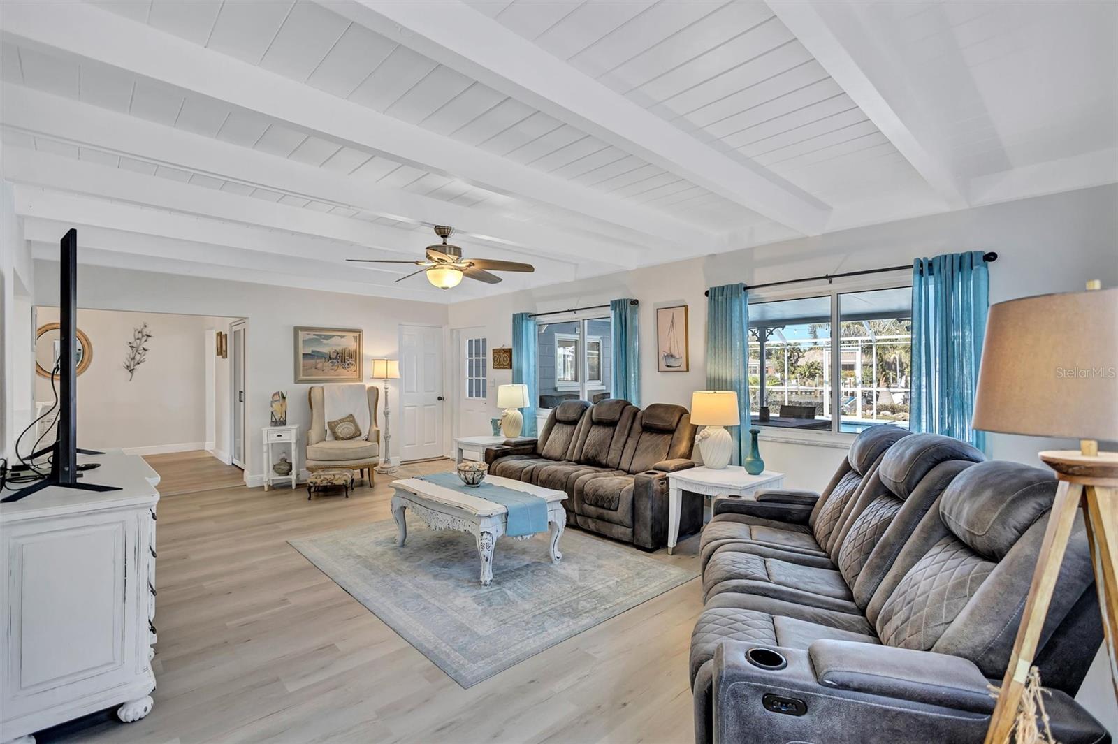 563 LEWIS BOULEVARD SE, St Petersburg, FL 33705