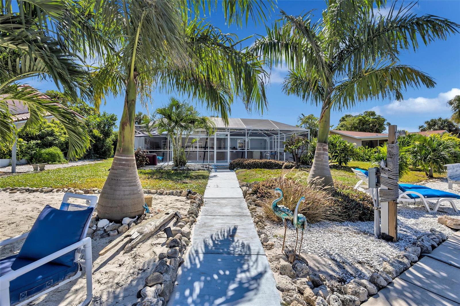 563 LEWIS BOULEVARD SE, St Petersburg, FL 33705