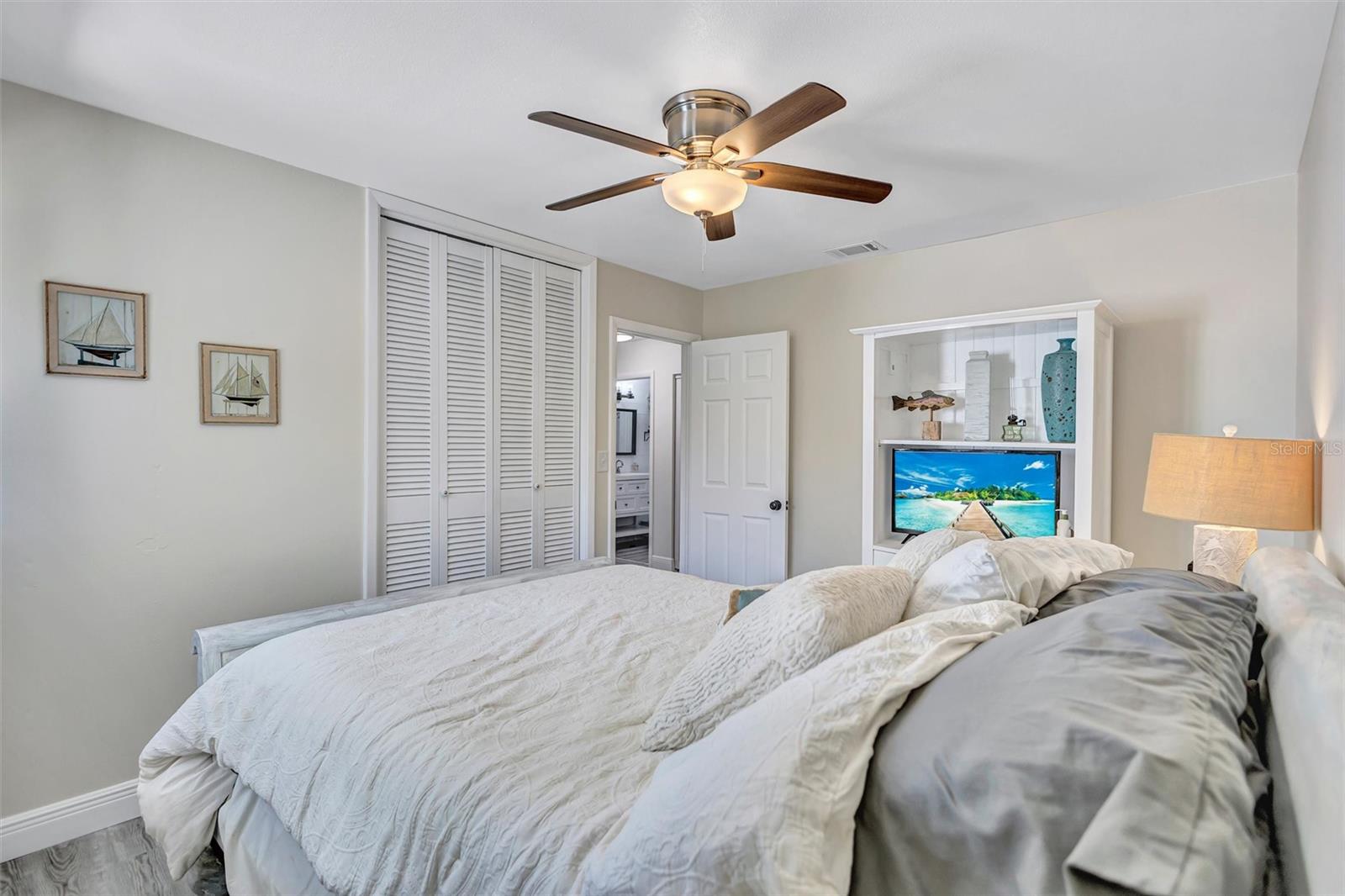 563 LEWIS BOULEVARD SE, St Petersburg, FL 33705