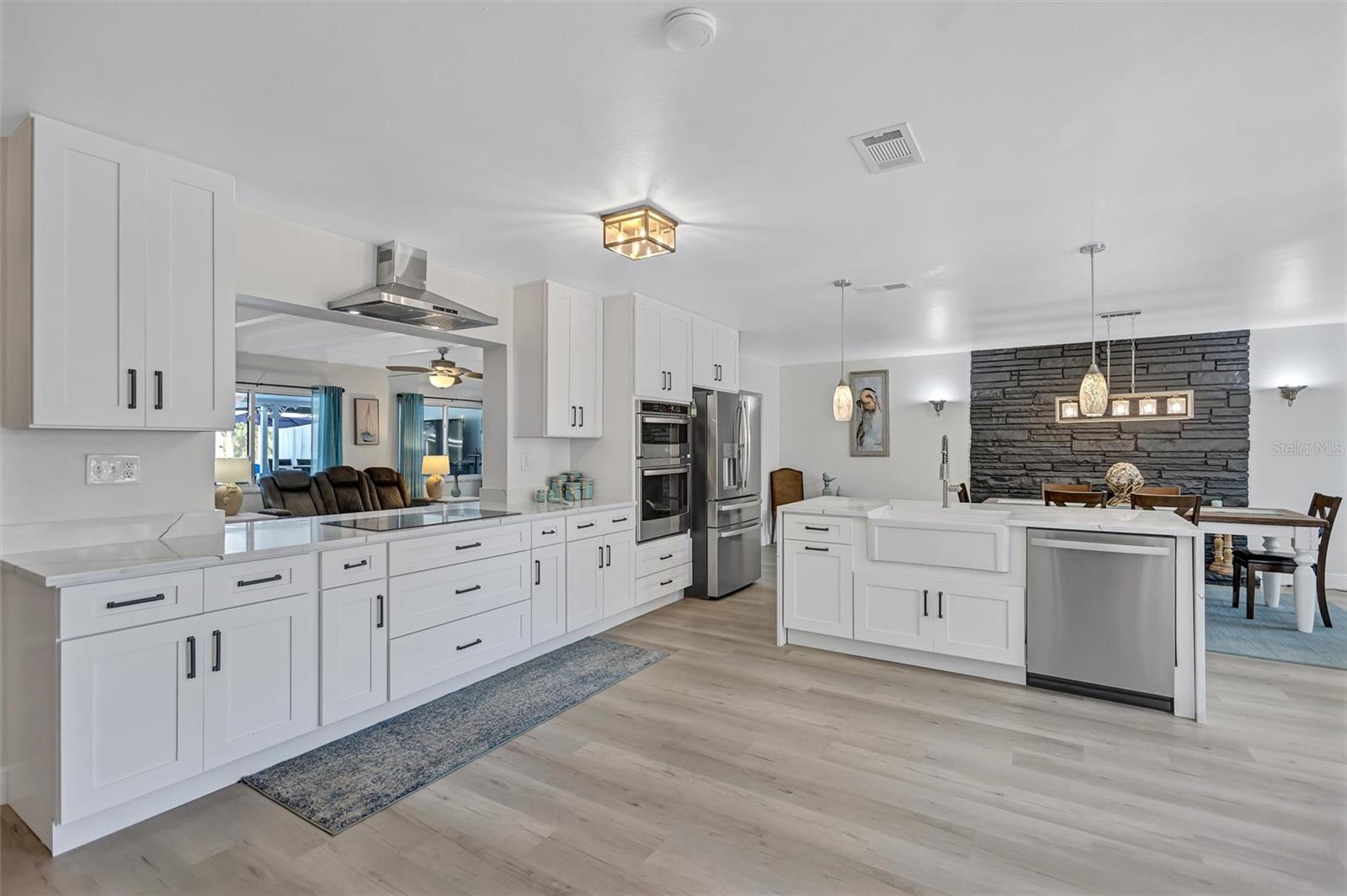 563 LEWIS BOULEVARD SE, St Petersburg, FL 33705 563 LEWIS BOULEVARD SE, St Petersburg, FL 33705