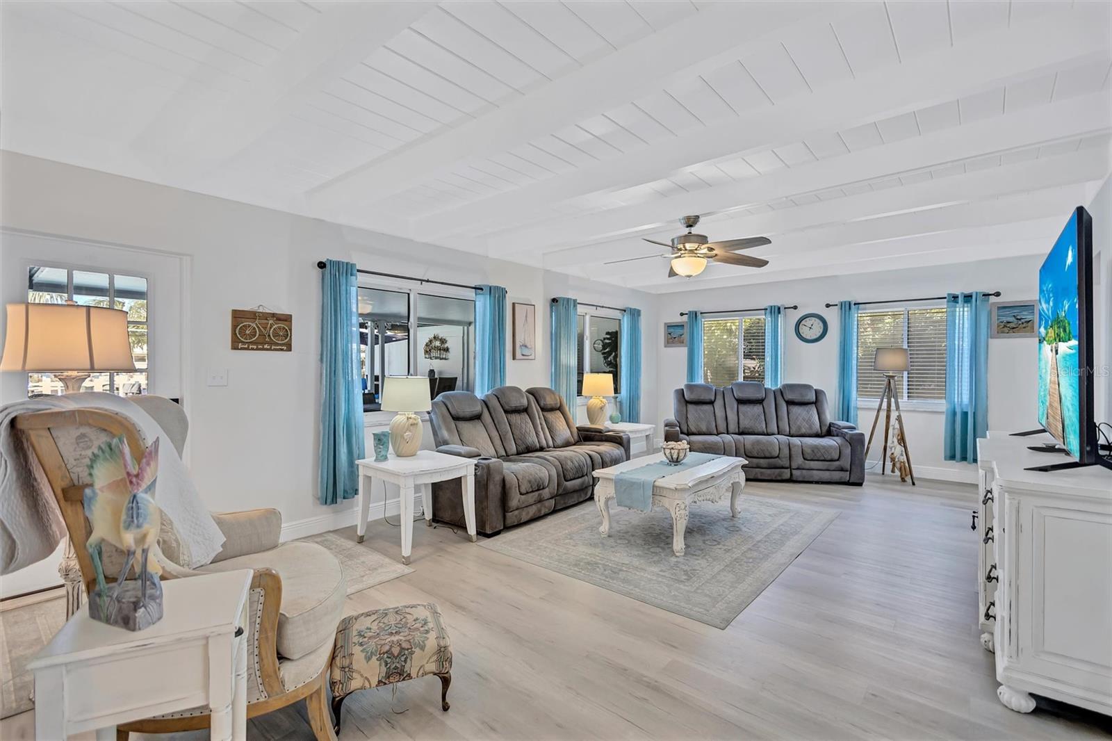 563 LEWIS BOULEVARD SE, St Petersburg, FL 33705