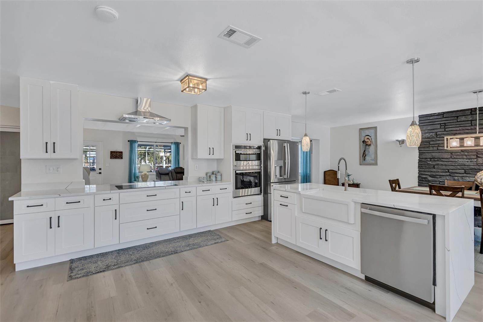 563 LEWIS BOULEVARD SE, St Petersburg, FL 33705 563 LEWIS BOULEVARD SE, St Petersburg, FL 33705