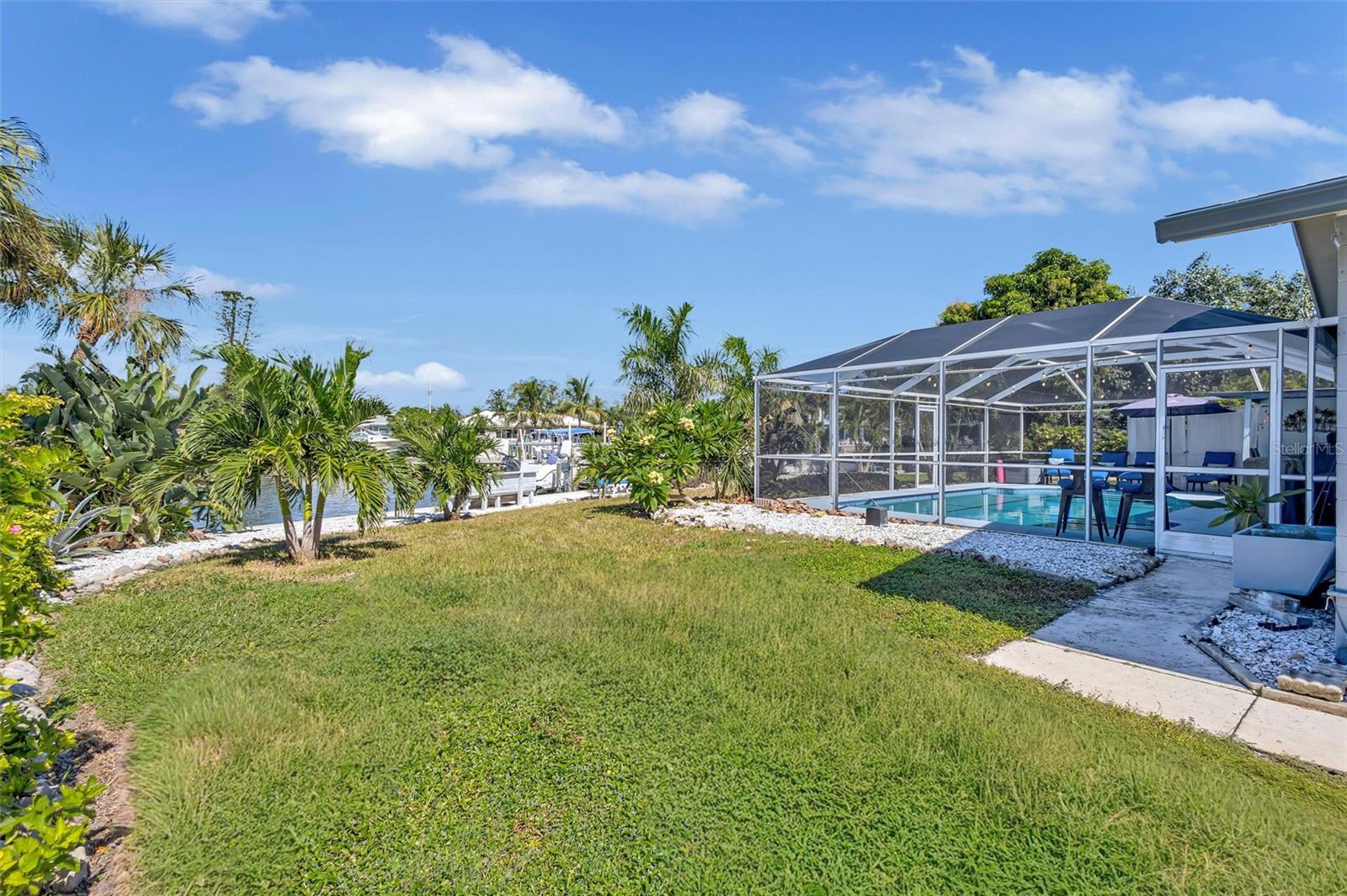 563 LEWIS BOULEVARD SE, St Petersburg, FL 33705