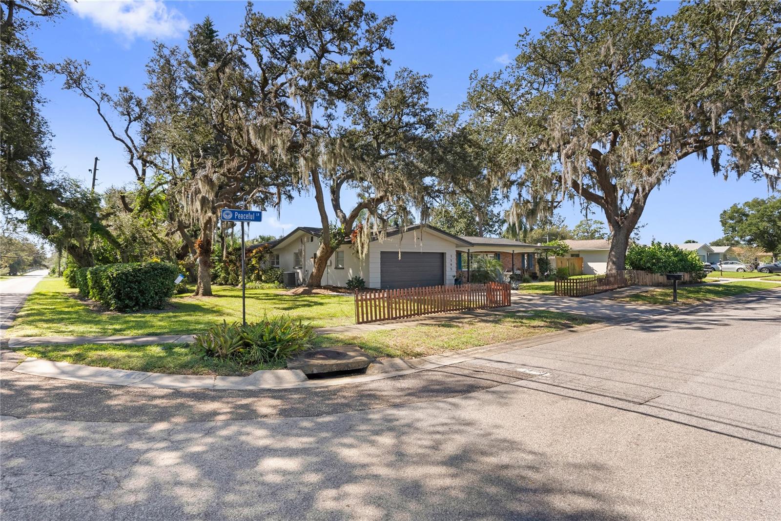 1595 PEACEFUL LANE N, Largo, FL 33756 1595 PEACEFUL LANE N, Largo, FL 33756