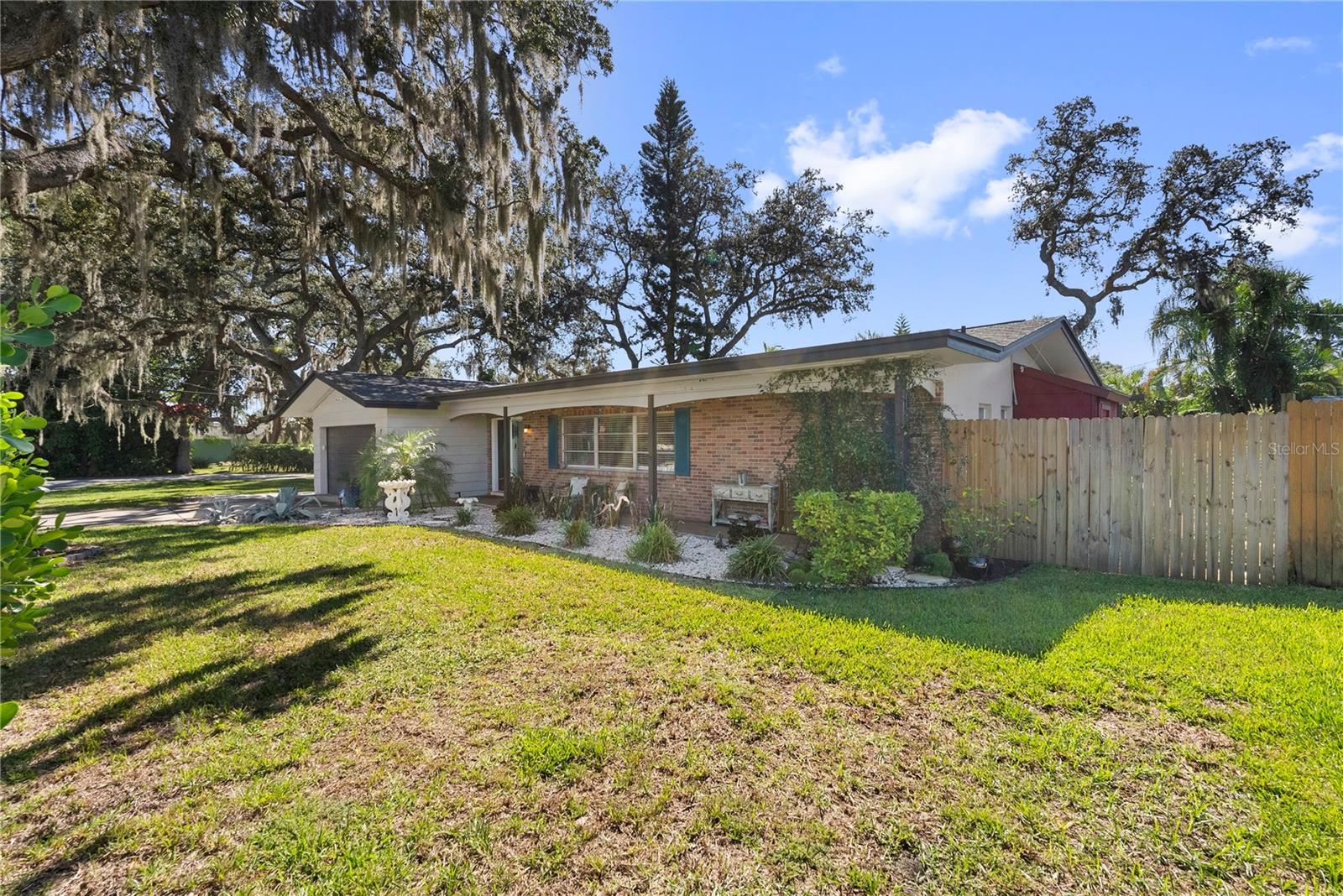 1595 PEACEFUL LANE N, Largo, FL 33756 1595 PEACEFUL LANE N, Largo, FL 33756