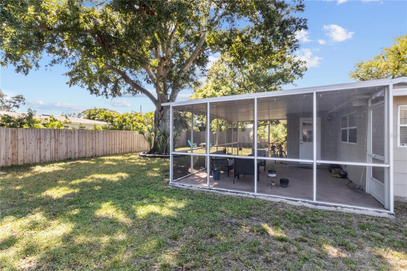 4704 W BAY AVENUE, Tampa, FL 33616