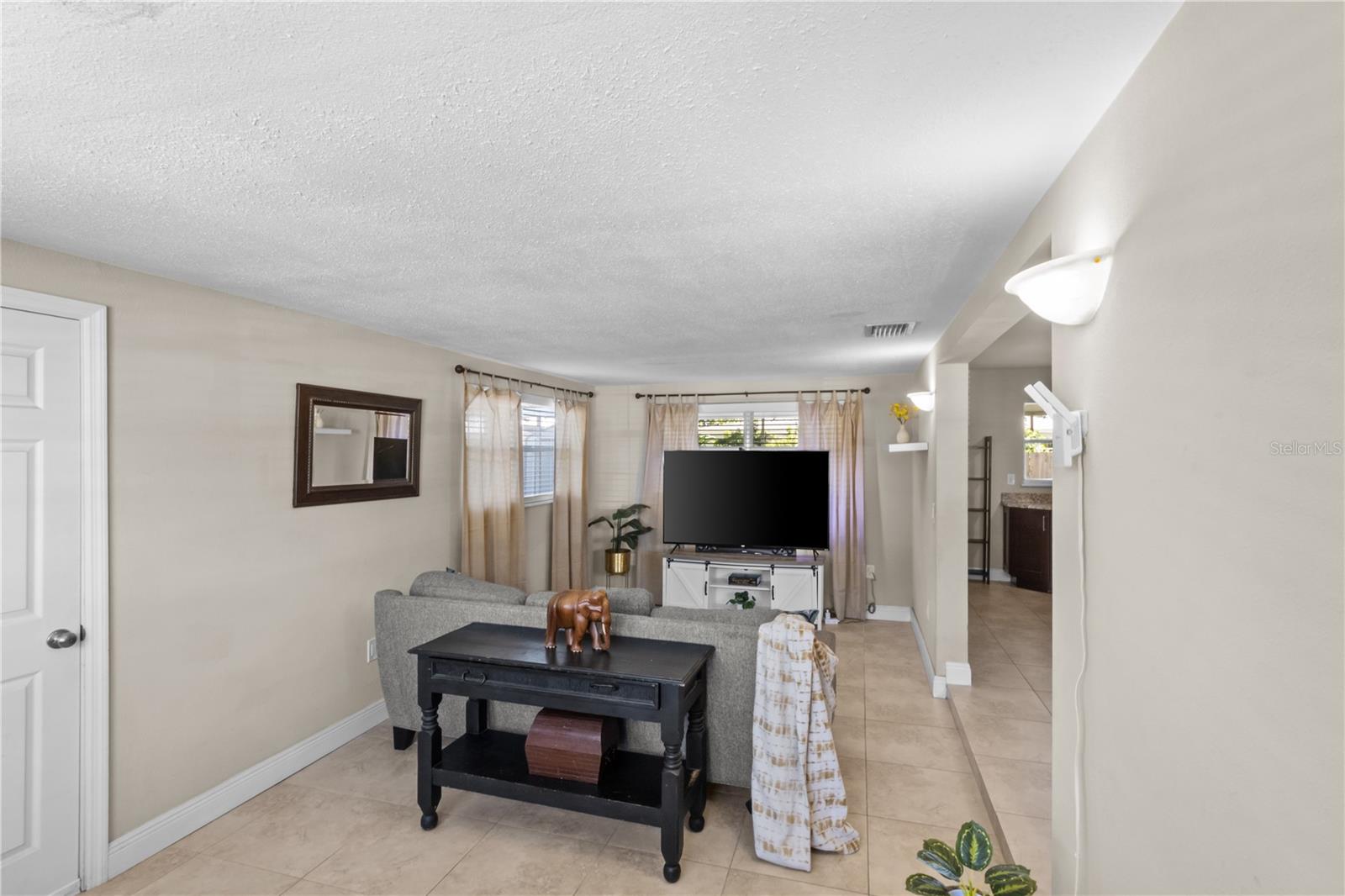 4704 W BAY AVENUE, Tampa, FL 33616