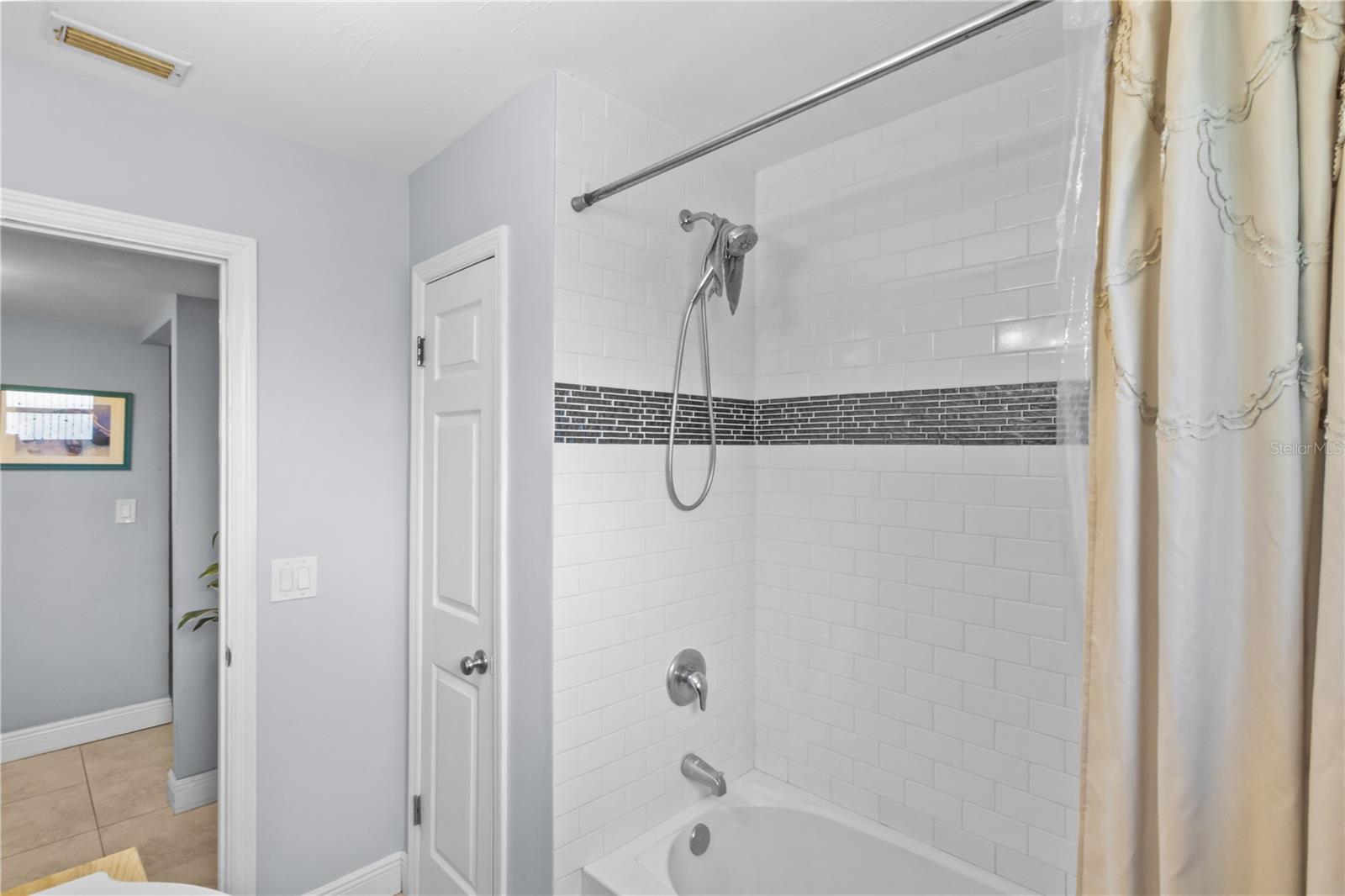 4704 W BAY AVENUE, Tampa, FL 33616