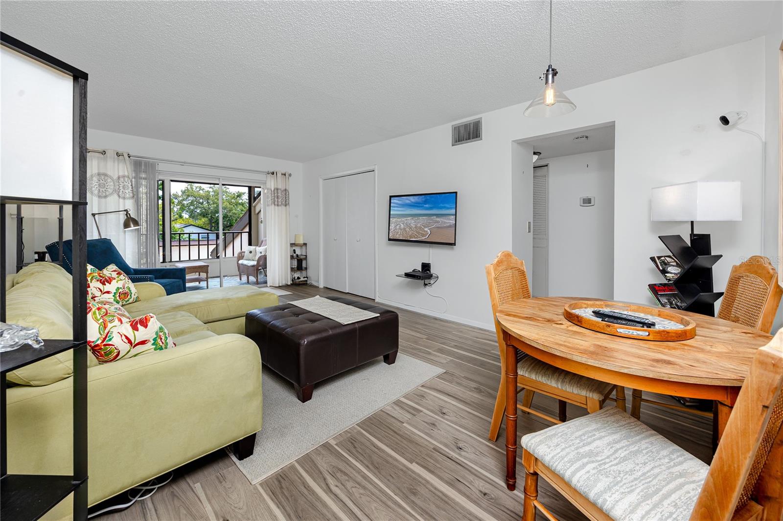 2207 BELLEAIR ROAD, #B30, Clearwater, FL 33764