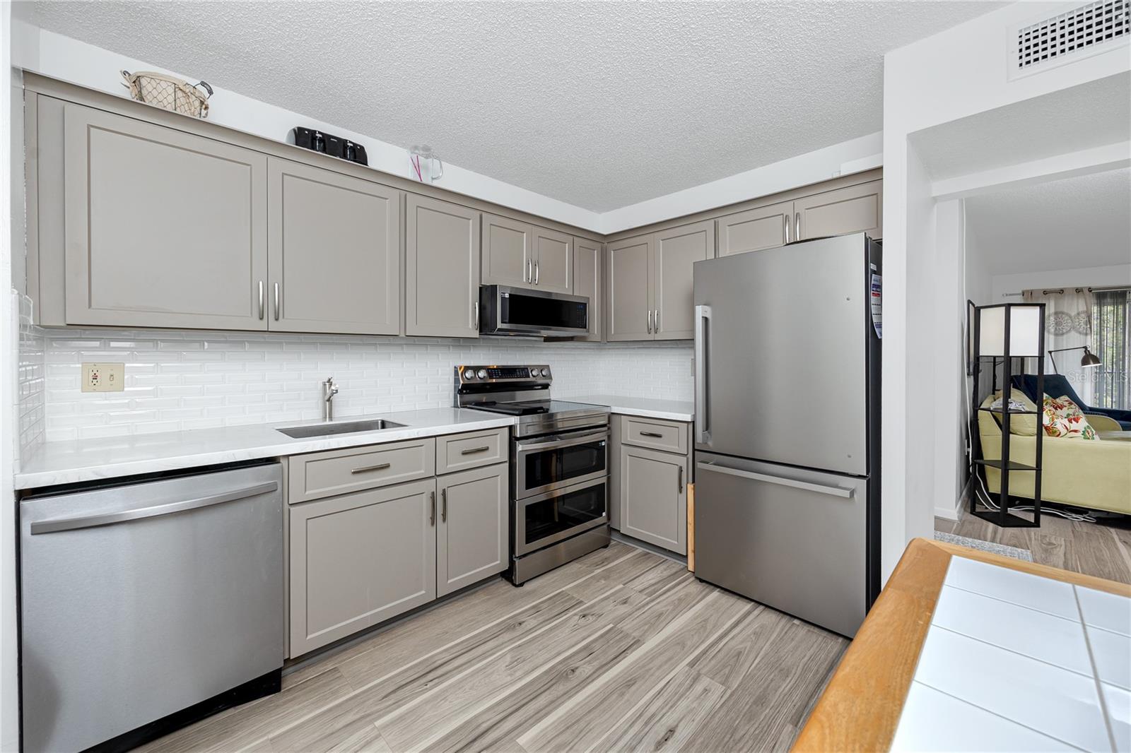 2207 BELLEAIR ROAD, #B30, Clearwater, FL 33764