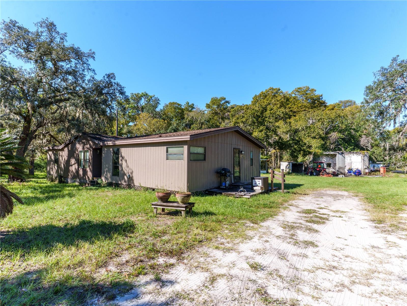 9711 ARROW DRIVE, New Port Richey, FL 34654