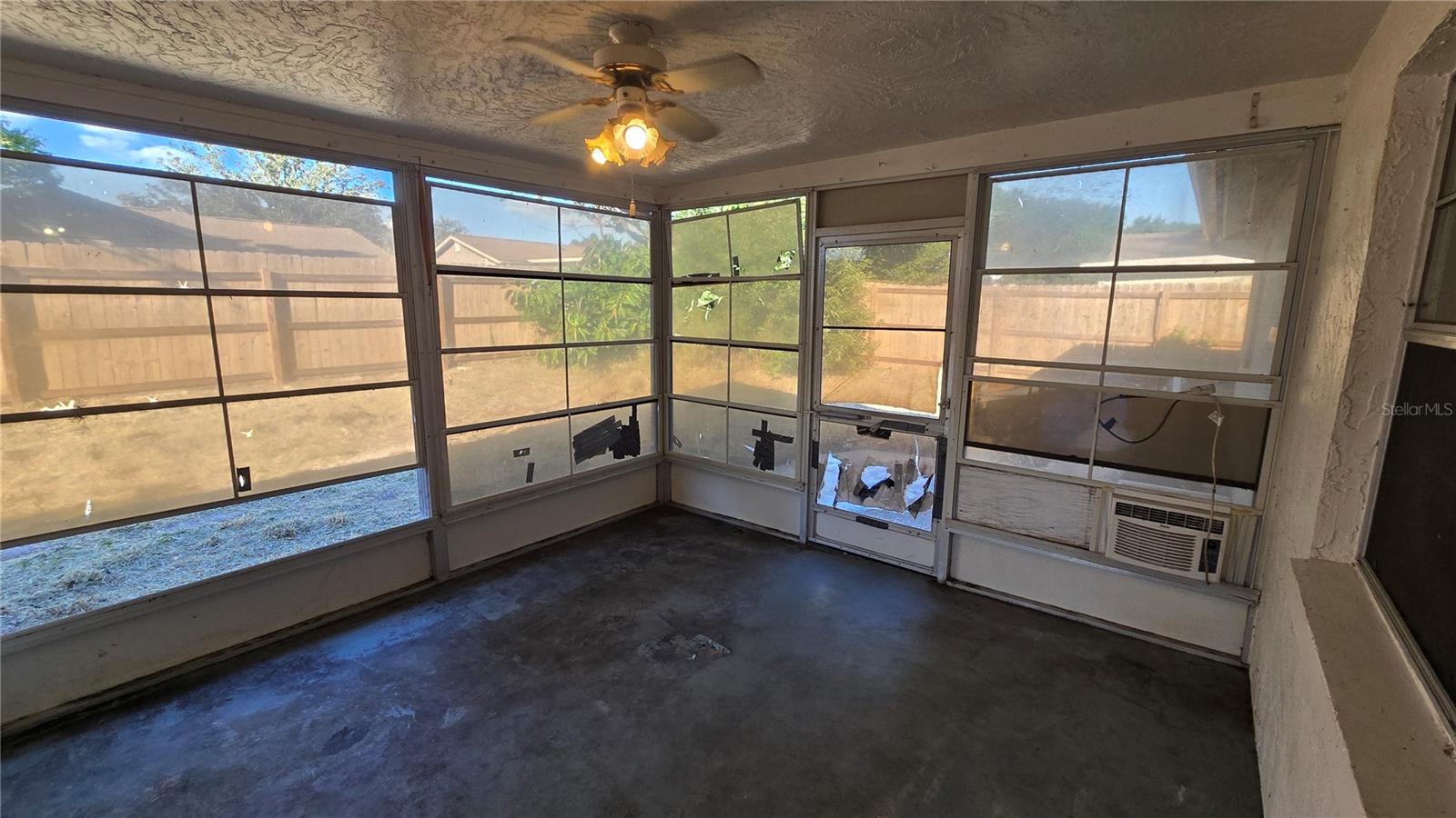 6123 MOOG RD, New Port Richey, FL 34652