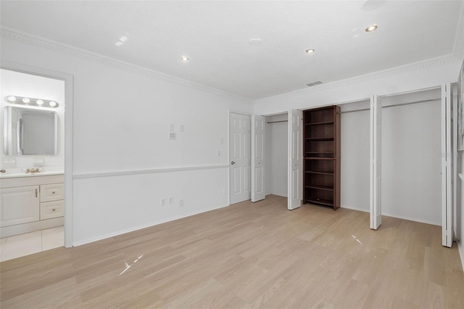 3010 EMERSON AVENUE S, St Petersburg, FL 33712