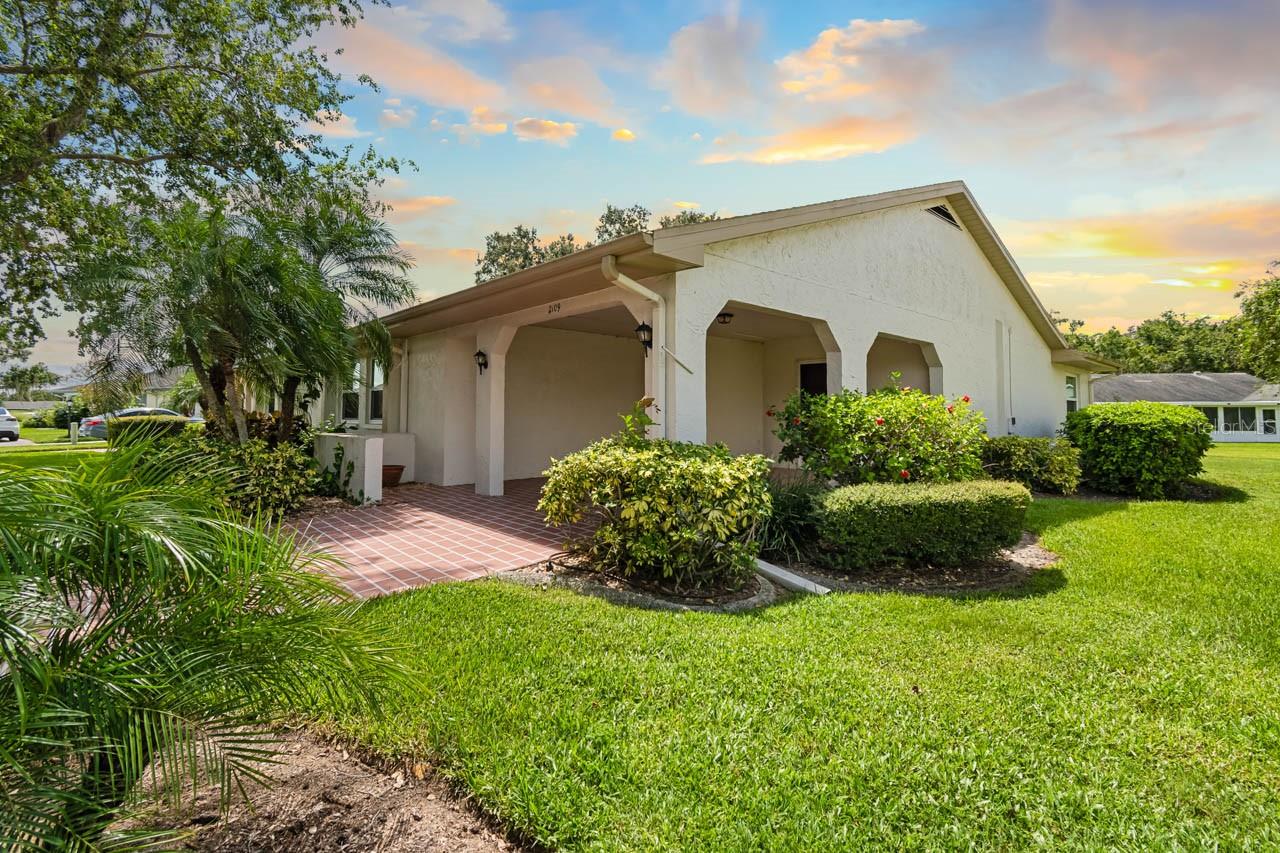 2109 HARLESTON PLACE, Sun City Center, FL 33573
