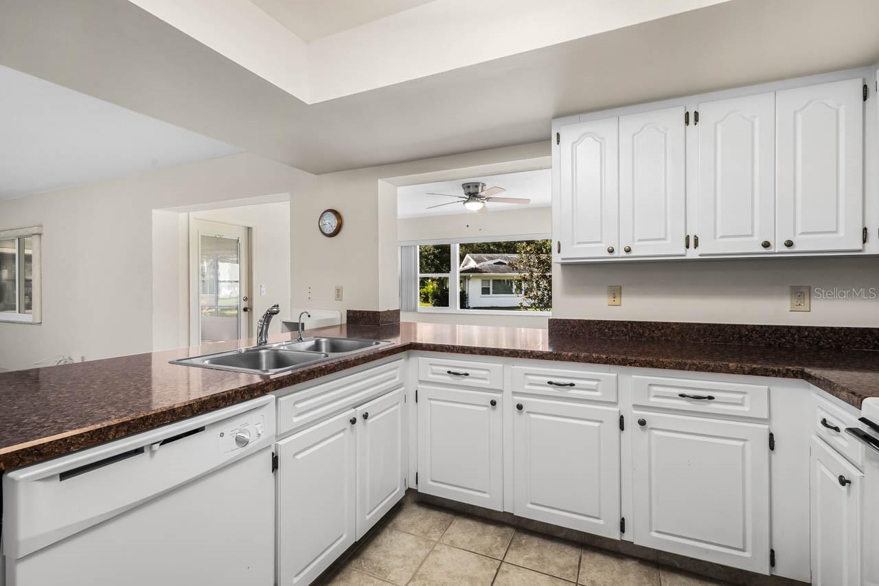 2109 HARLESTON PLACE, Sun City Center, FL 33573