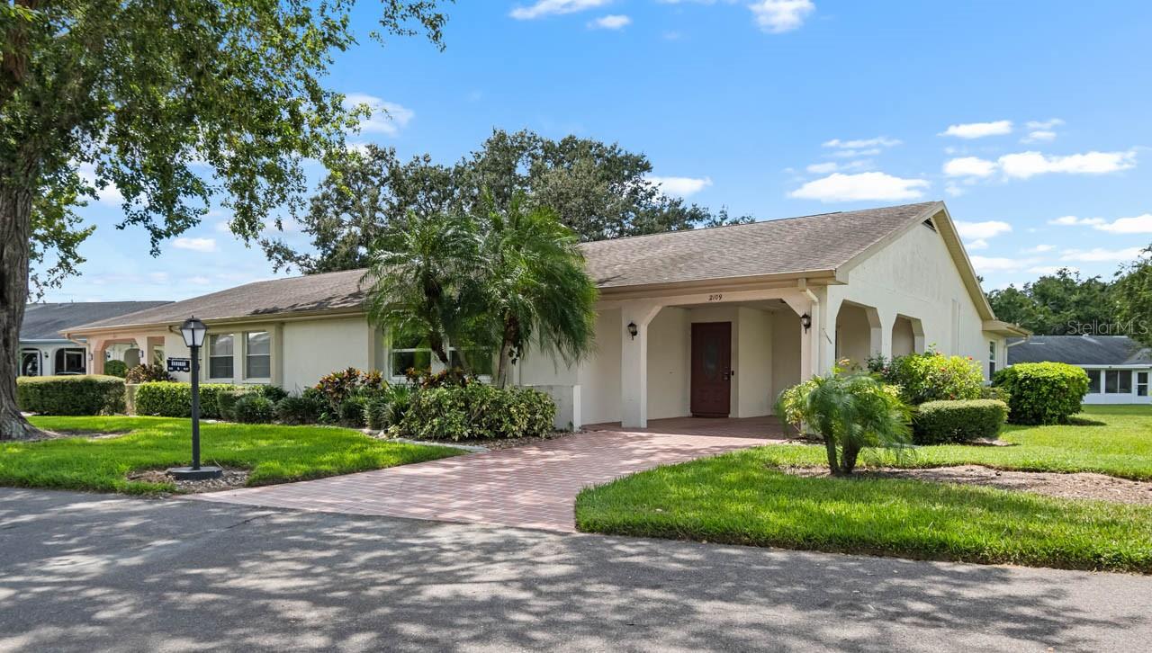 2109 HARLESTON PLACE, Sun City Center, FL 33573