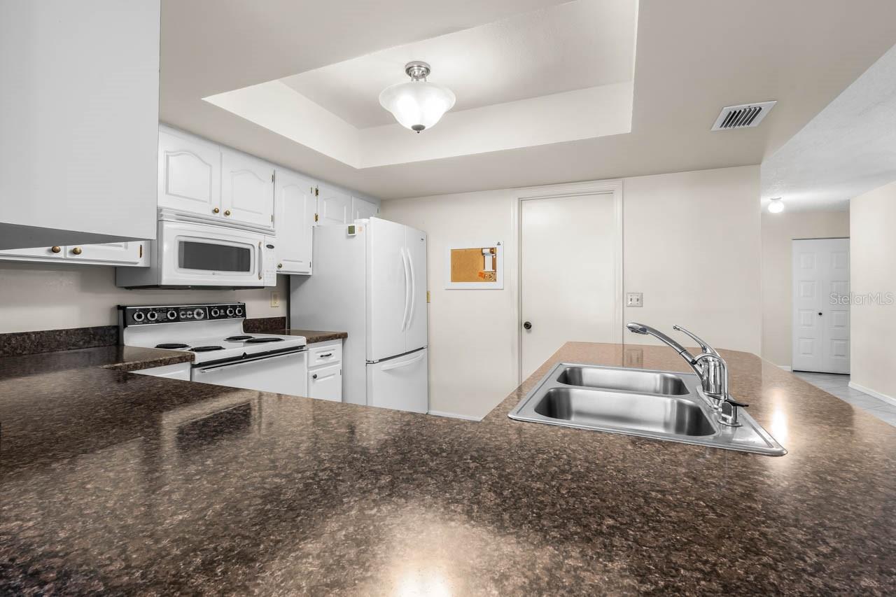 2109 HARLESTON PLACE, Sun City Center, FL 33573