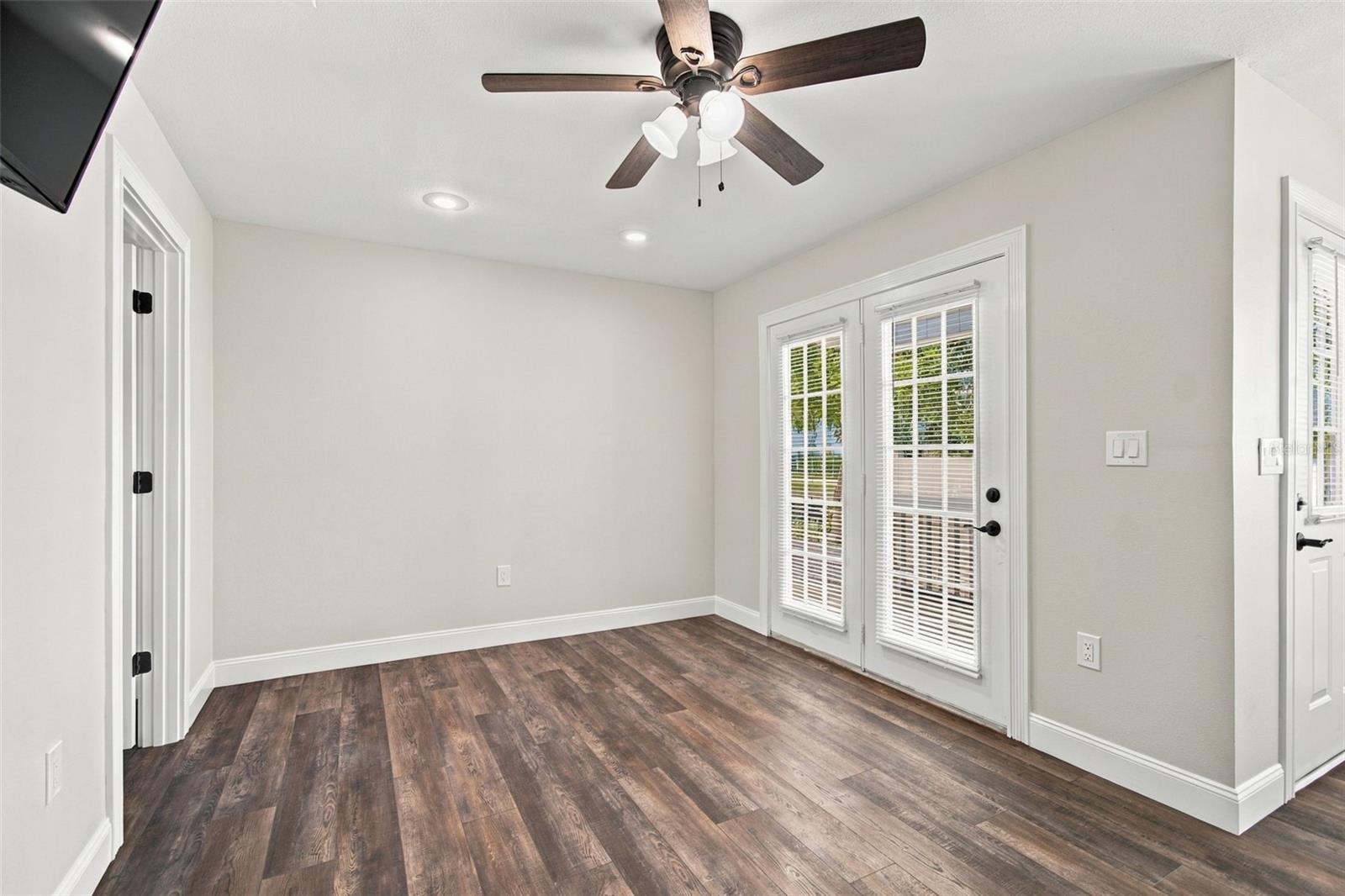 8135 BAYSHORE DRIVE, Treasure Island, FL 33706