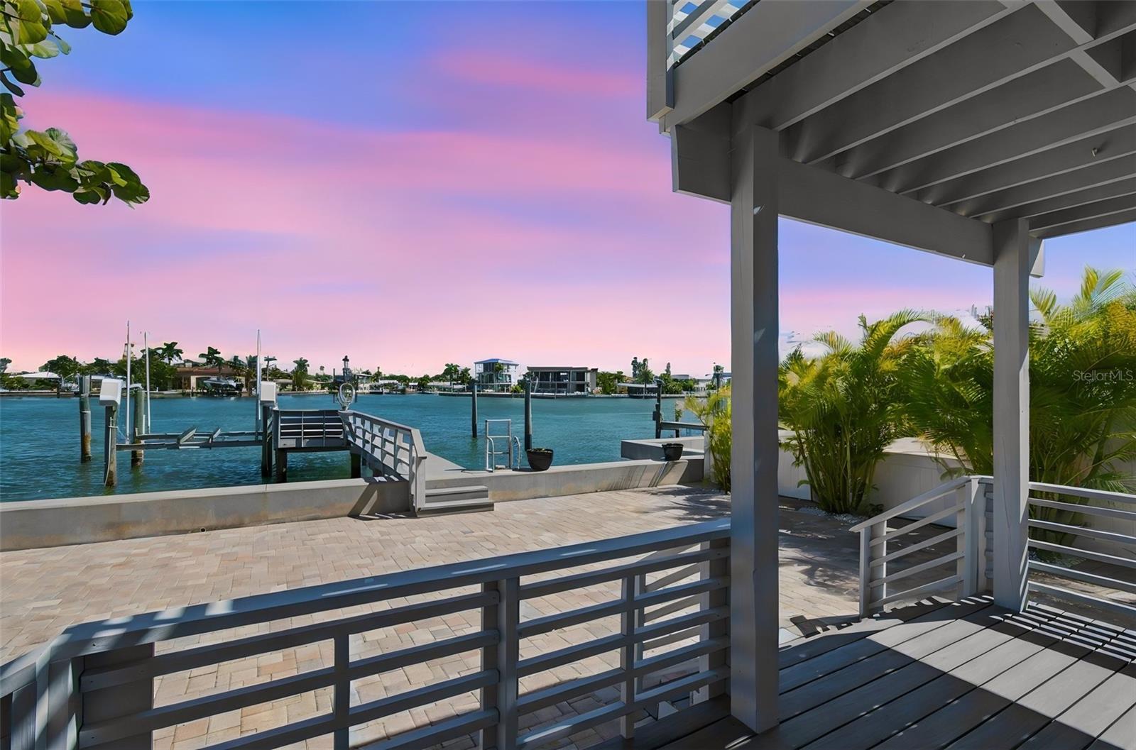 8135 BAYSHORE DRIVE, Treasure Island, FL 33706