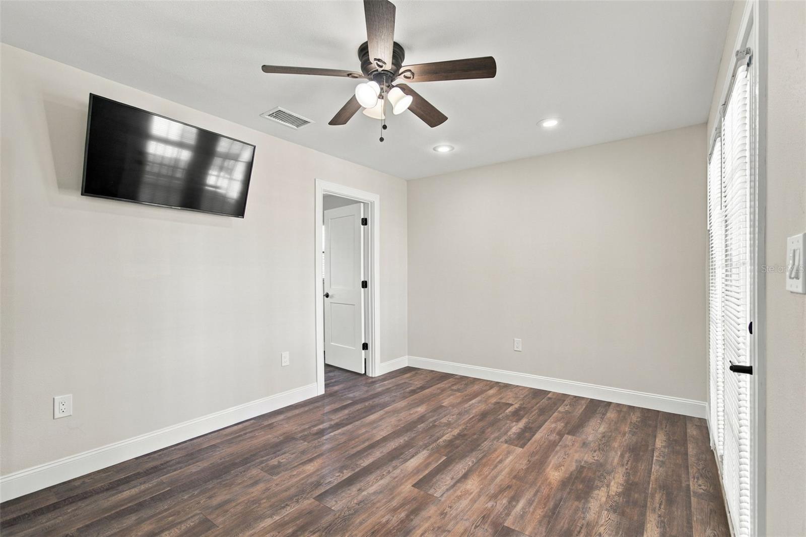 8135 BAYSHORE DRIVE, Treasure Island, FL 33706