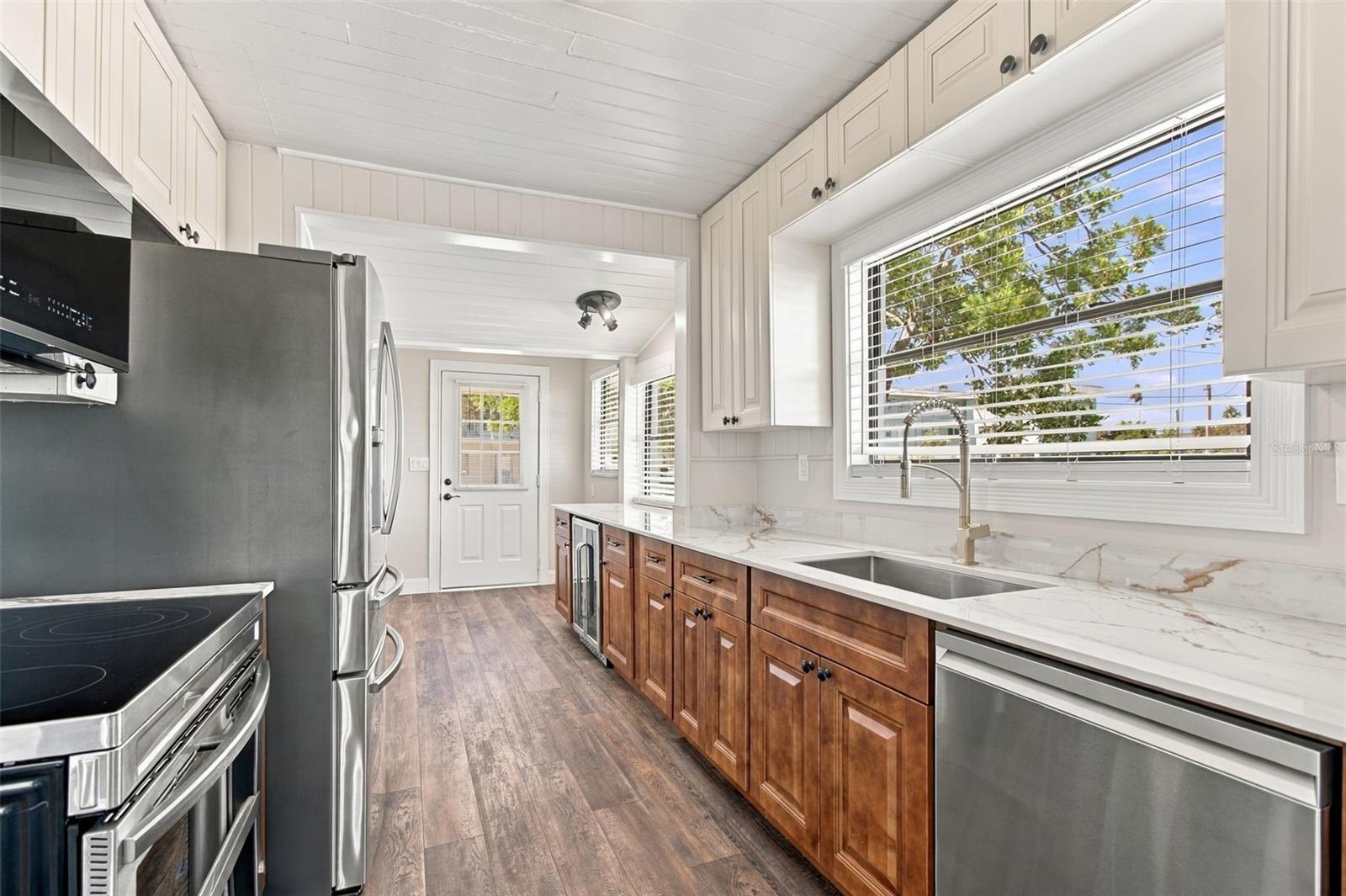 8135 BAYSHORE DRIVE, Treasure Island, FL 33706