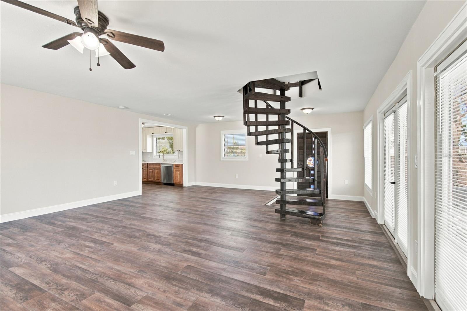 8135 BAYSHORE DRIVE, Treasure Island, FL 33706