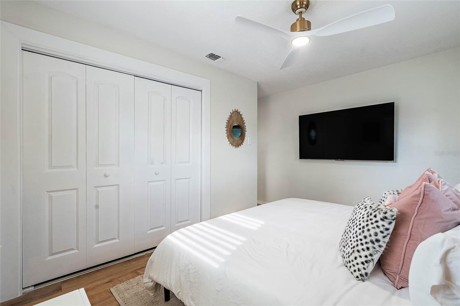 1655 LEISURE DRIVE, Clearwater, FL 33756