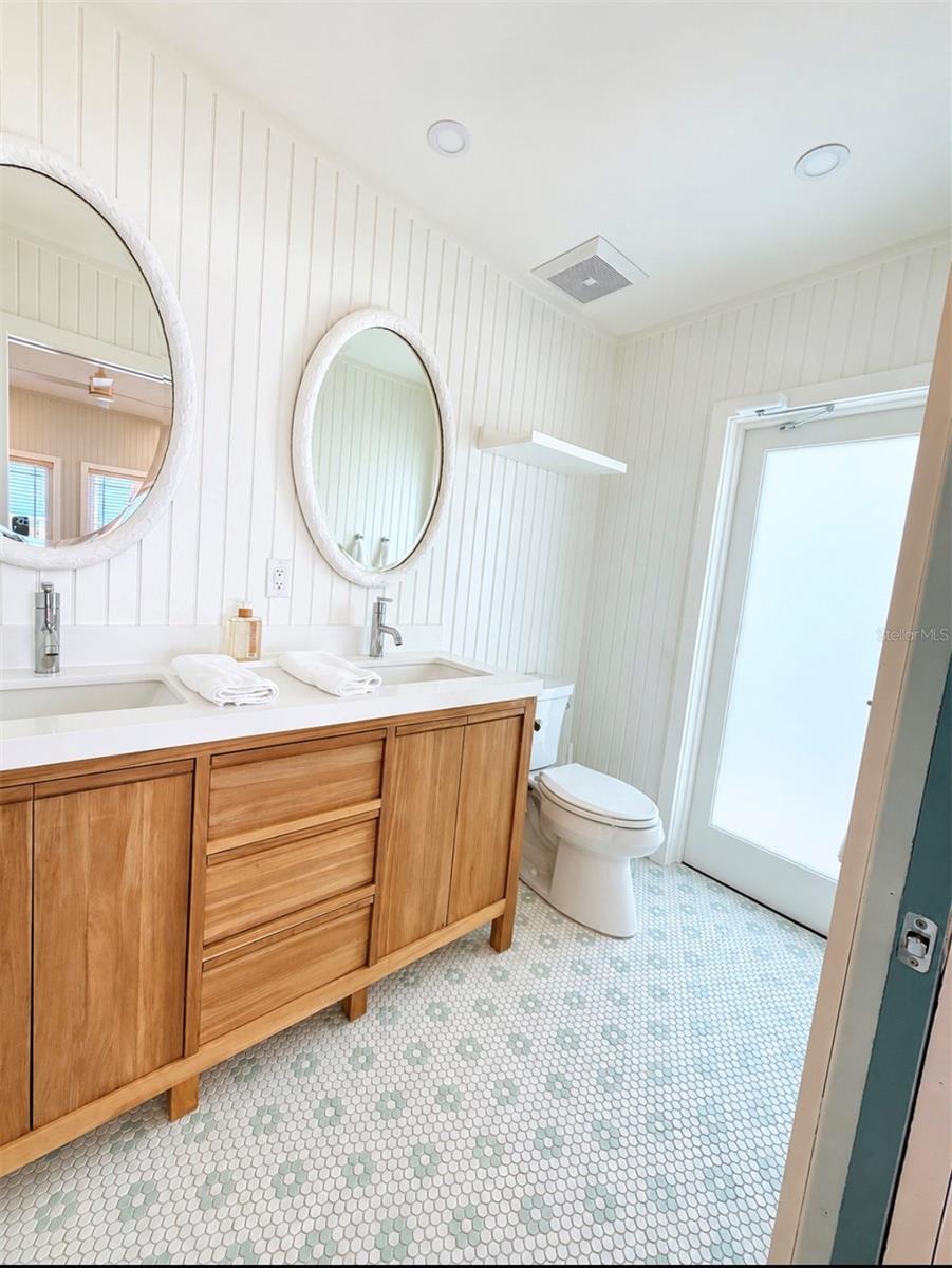 822 GULF BOULEVARD, #1, Indian Rocks Beach, FL 33785