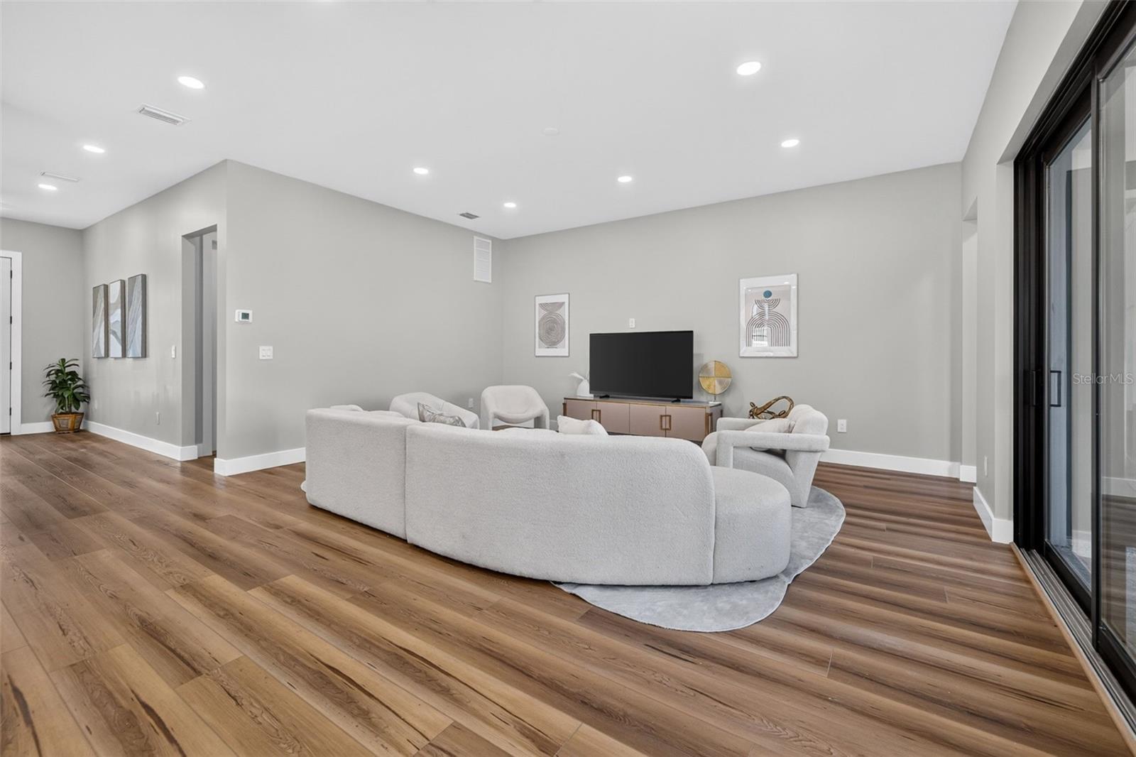 4219 W BAY VIEW AVENUE, Tampa, FL 33611 4219 W BAY VIEW AVENUE, Tampa, FL 33611