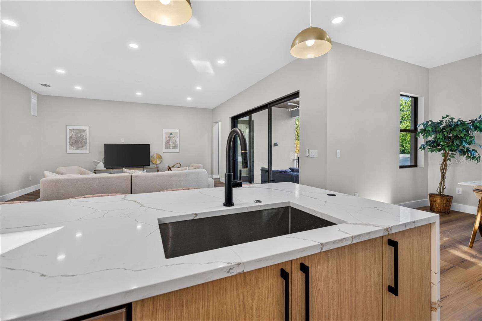 4219 W BAY VIEW AVENUE, Tampa, FL 33611