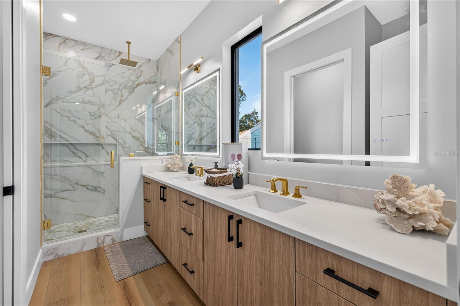 4219 W BAY VIEW AVENUE, Tampa, FL 33611