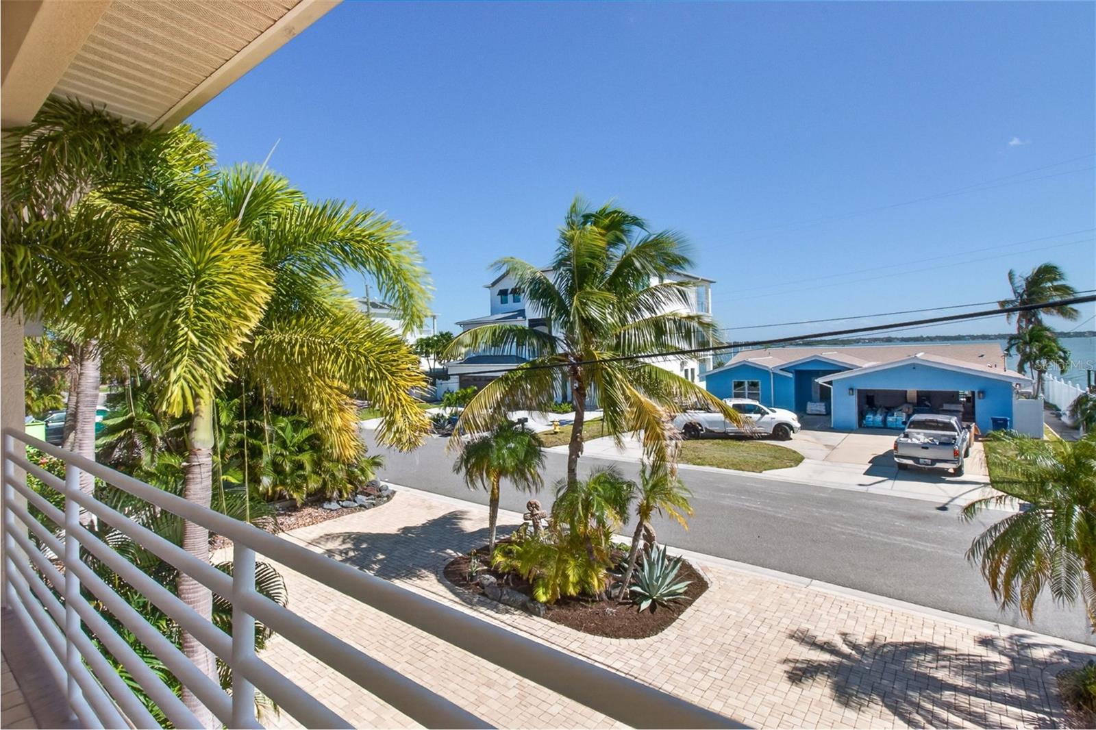 532 JOHNS PASS AVENUE, Madeira Beach, FL 33708