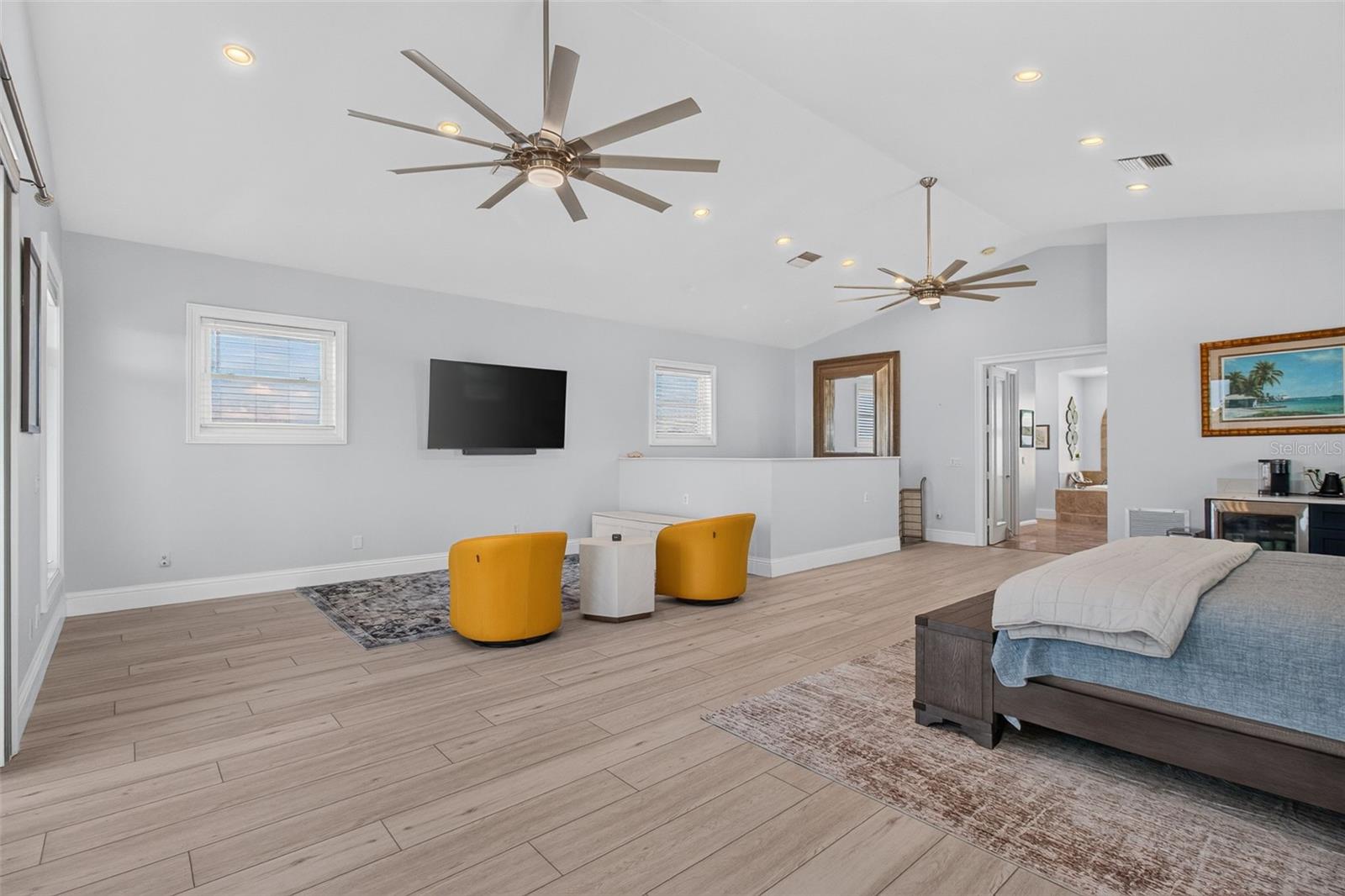 532 JOHNS PASS AVENUE, Madeira Beach, FL 33708