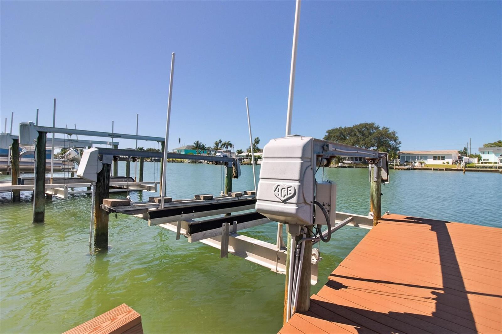 532 JOHNS PASS AVENUE, Madeira Beach, FL 33708