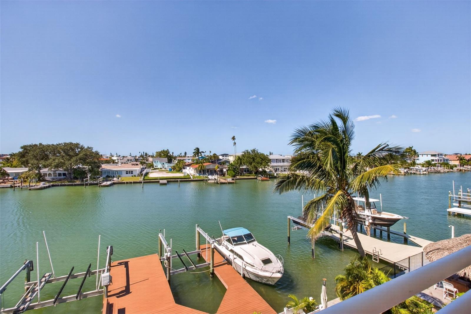 532 JOHNS PASS AVENUE, Madeira Beach, FL 33708