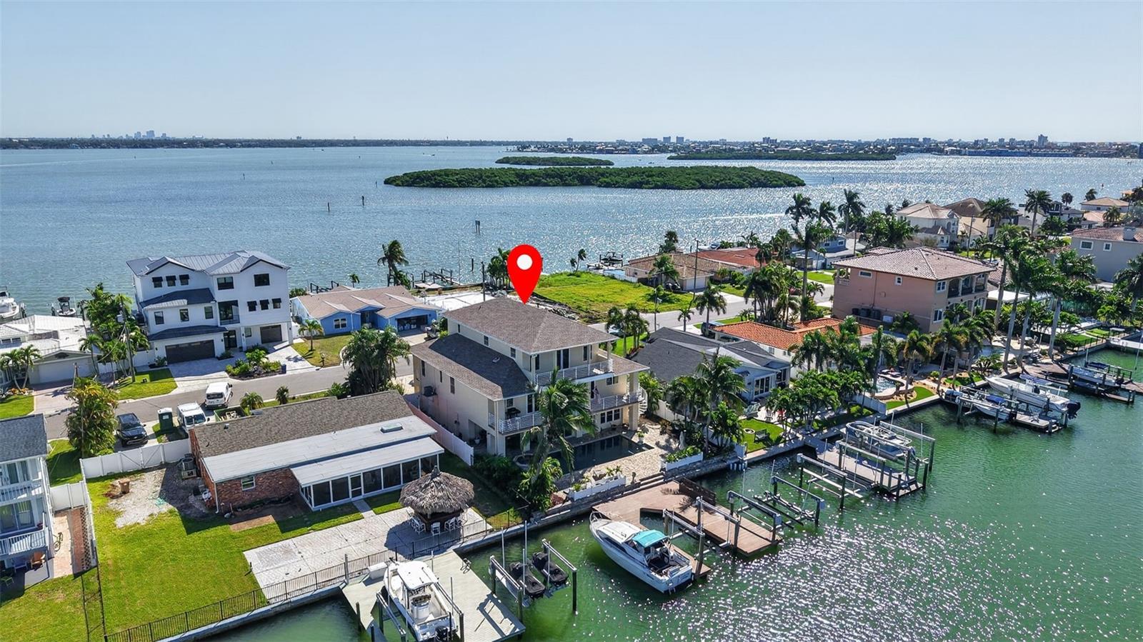 532 JOHNS PASS AVENUE, Madeira Beach, FL 33708