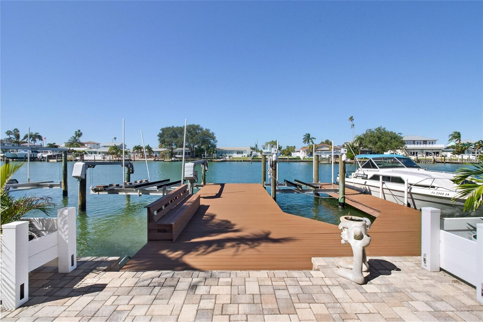 532 JOHNS PASS AVENUE, Madeira Beach, FL 33708