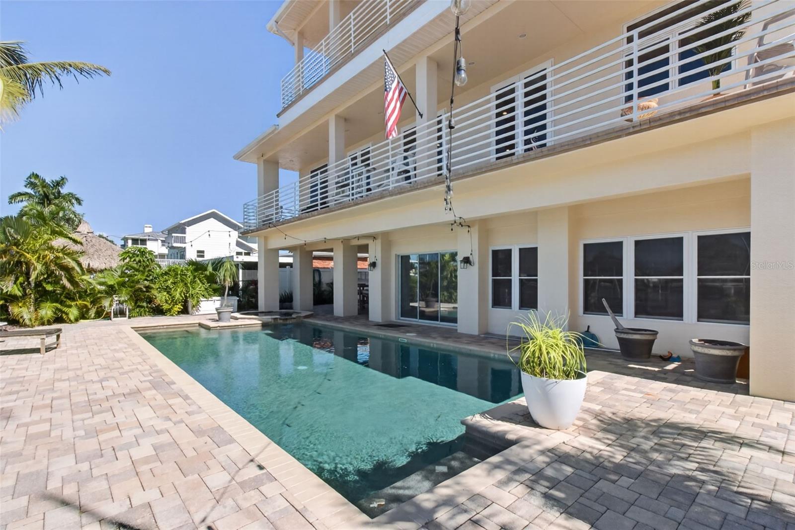 532 JOHNS PASS AVENUE, Madeira Beach, FL 33708
