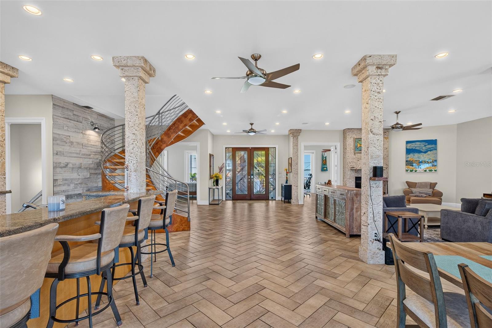 532 JOHNS PASS AVENUE, Madeira Beach, FL 33708