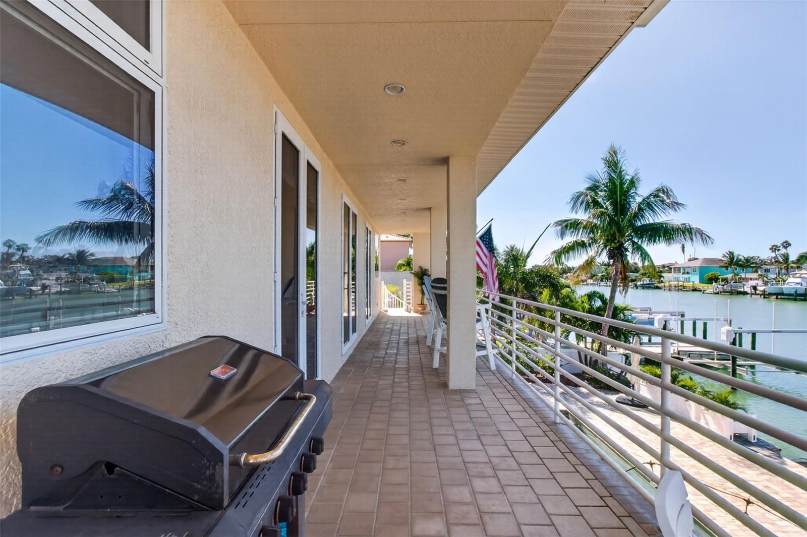 532 JOHNS PASS AVENUE, Madeira Beach, FL 33708